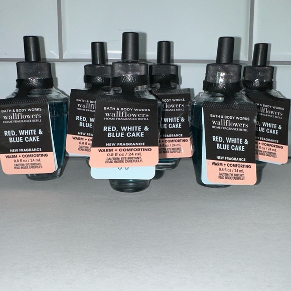 4 B&BW Red White & Blue Cake Wallflower Refills - Picture 4 of 5